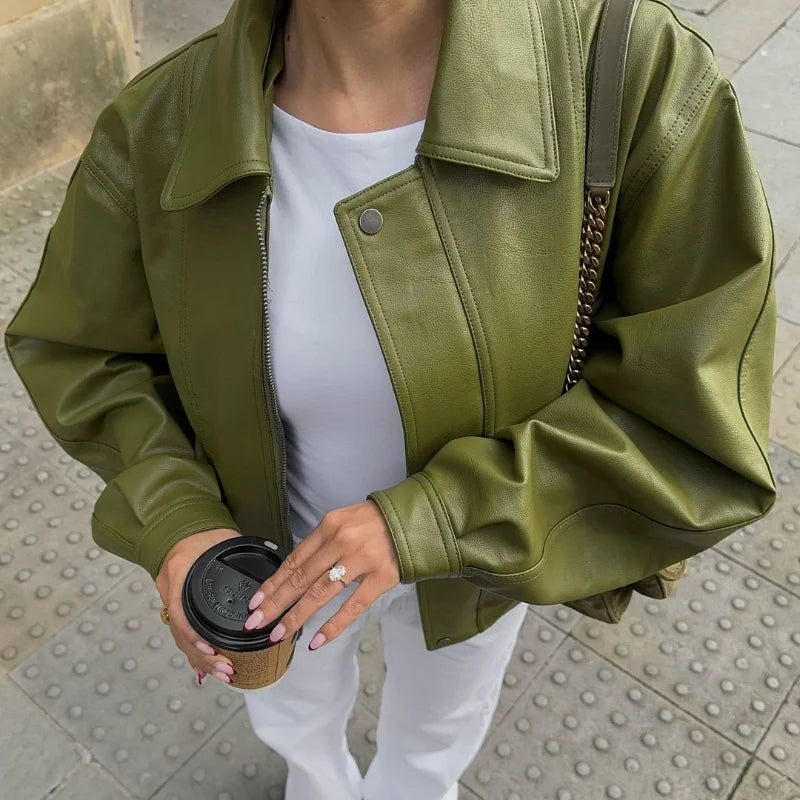 Eirene | Elegant Lång Kappa – Delad För Modern Och Sofistikerad Stil 8