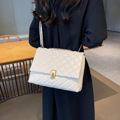 Ornella | Elegant Quiltad Axelväska Dam Med Kedjedetaljer 2