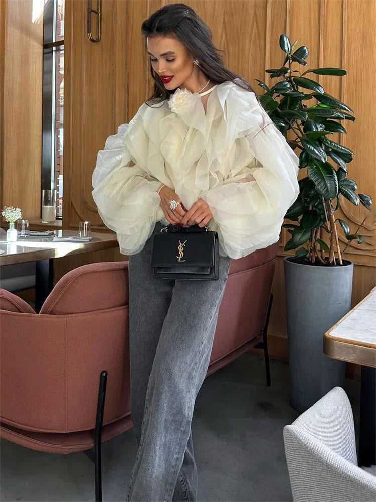 Sofia | Elegant Rufflad Blus – Lapptäckningsdetaljer För Alla Tillfällen 2