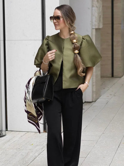 Hermina | Chic Vit Puffärmad Blus – Satin För Eleganta Tillfällen 2