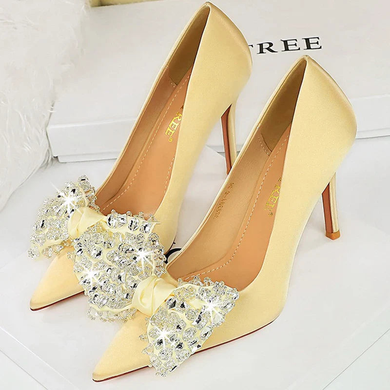 Ginny | Glamorösa Stiletter – Bågknut Och Strass För Eleganta Tillfällen 3