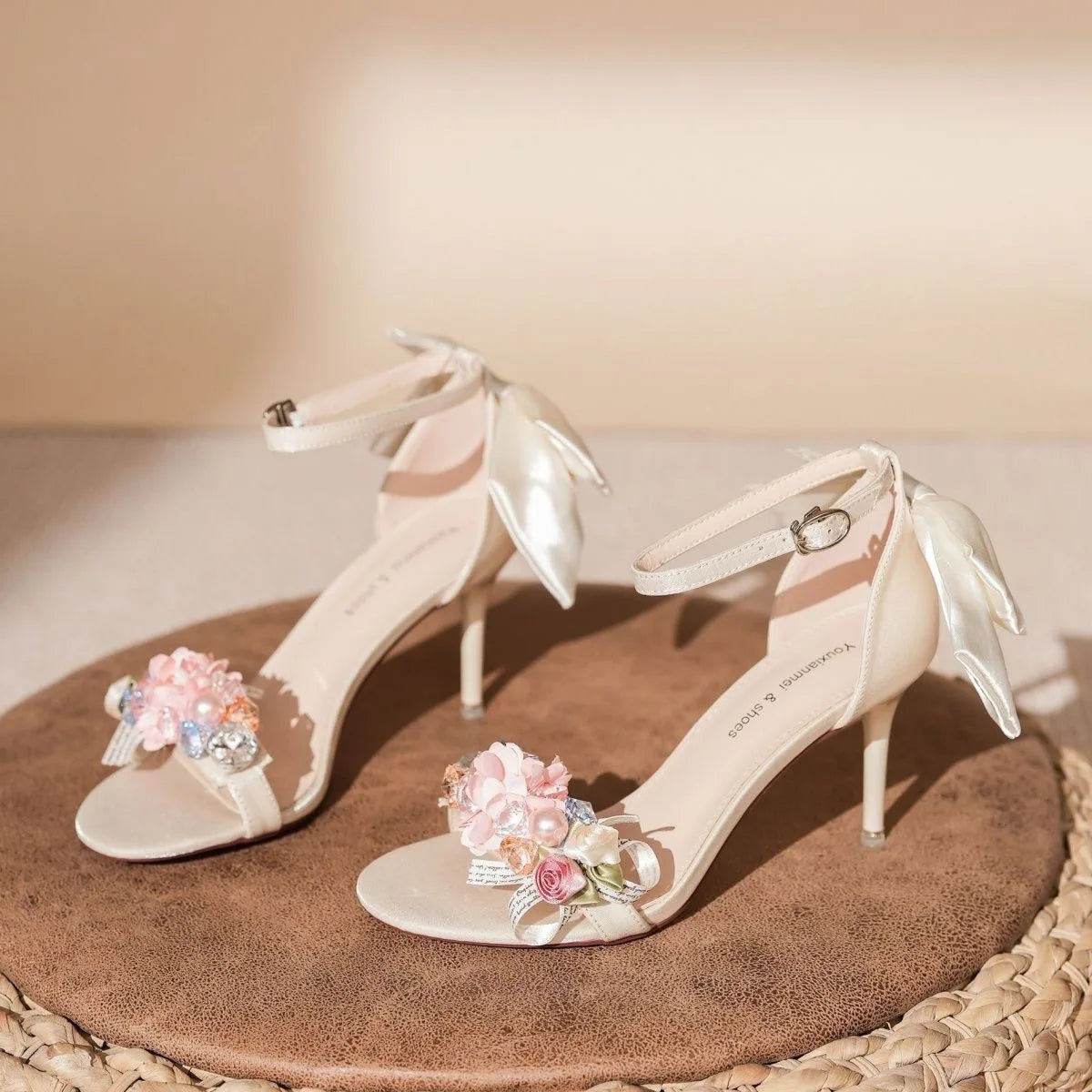 Mirabelle | Eleganta Sandaler Dam – Bågdettalj För Varje Tillfälle 3