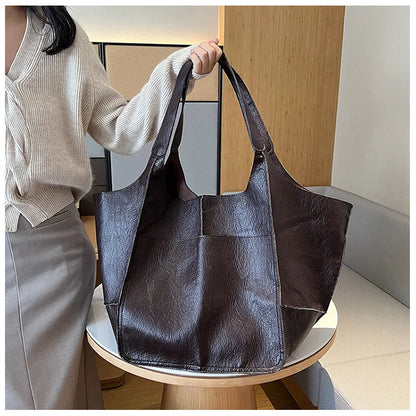 Cornelia | Rymlig Tote Väska – Vegan Läder För Eleganta Kvinnor 15