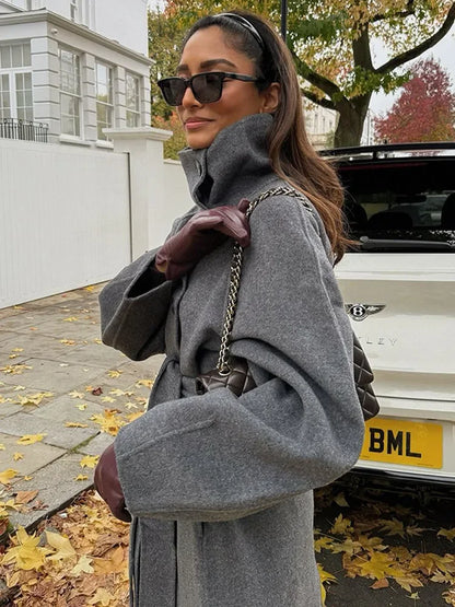 Rocío | Elegant Grå Ullkappa Hög Krage För Stil Och Värme 4