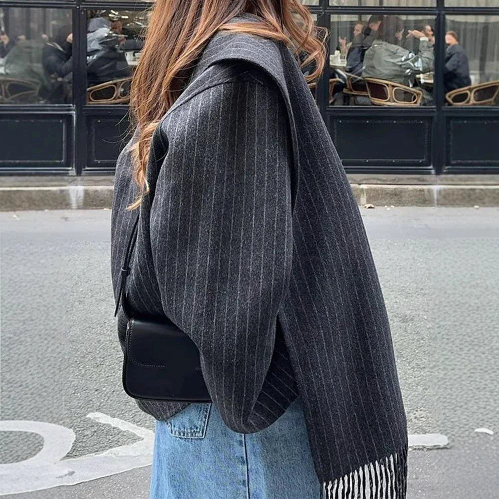 Edith | Elegant Stickad Halsduk – Svart För Stil Och Värme 3