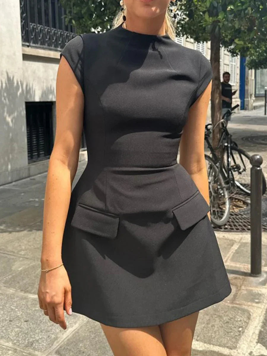 Nella | Elegant Svart Miniklänning – Cap Sleeves för Varje Tillfälle 3