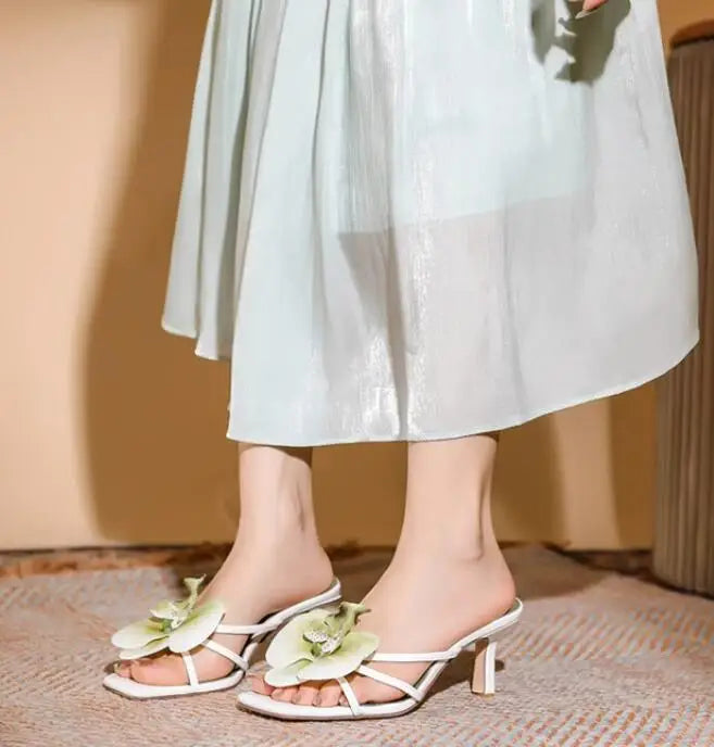 Mabelle | Eleganta Dam Sandaler – Blommig Design För Sommar 3