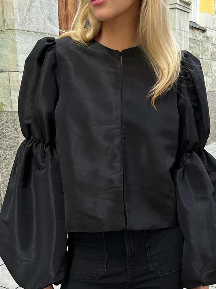 Sarah | Elegant Vit Satinblus Med Puffade Ärmar – Dam 4