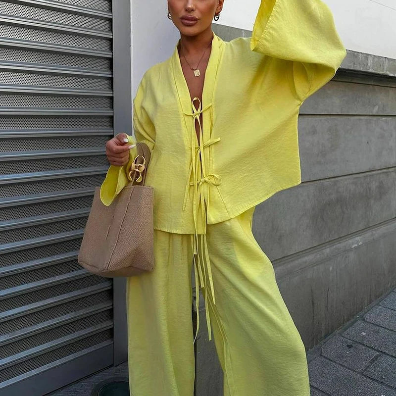 Lila | Trendigt Set med V-Hals och Snörning – För Bekväm och Stilren Look 5