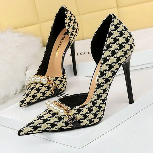 Florens | Eleganta Stilettos – Pärlmetalldetalj för Lyxig Stil 1