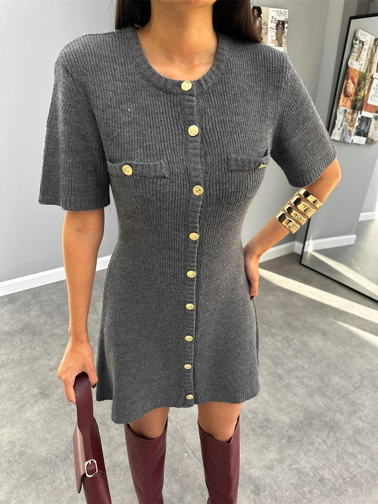 Guevie | Elegant Svart Miniklänning – För Tidlös Stil Och Komfort 7