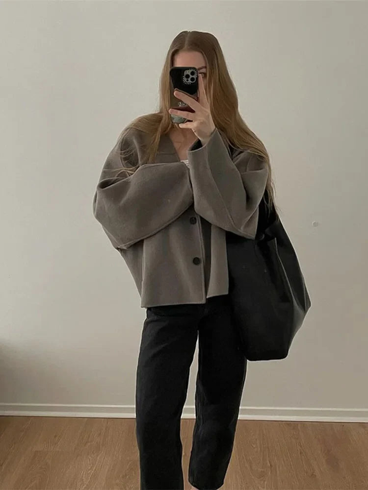 Amethyst | Elegant Långärmad Kappa med Fickor – Mysig Design 6