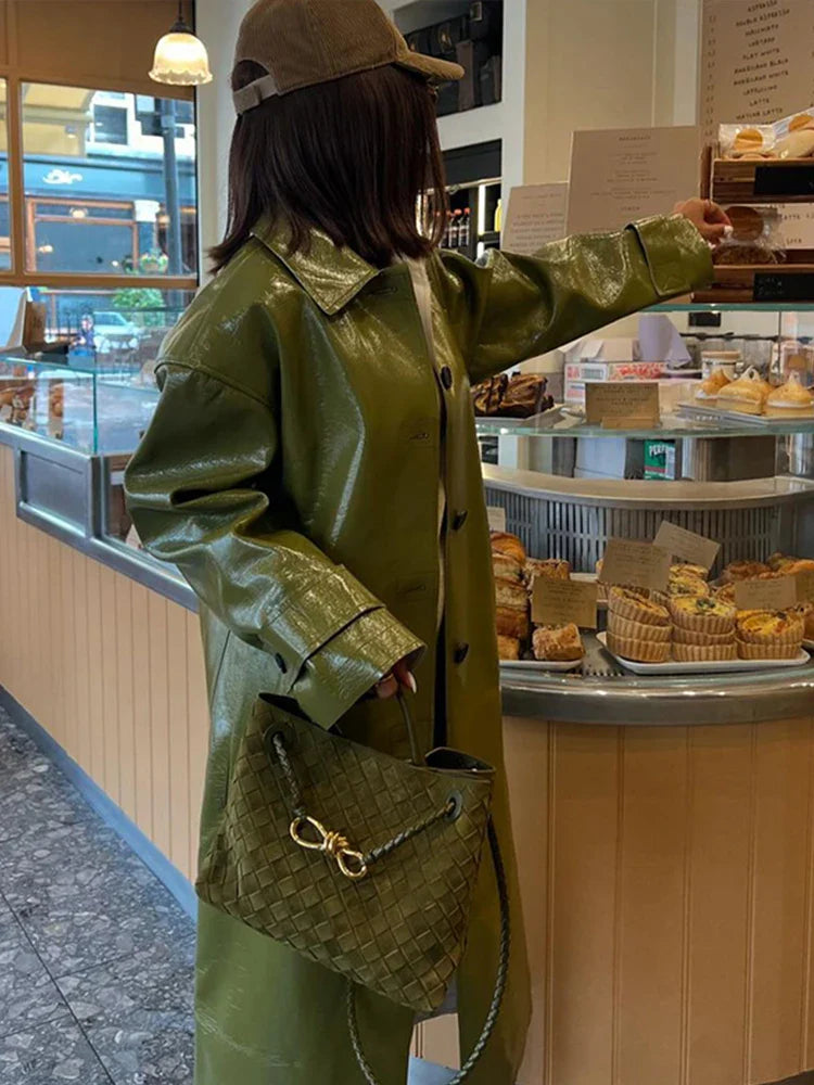 Eirene | Elegant Lång Kappa – Delad För Modern Och Sofistikerad Stil 5