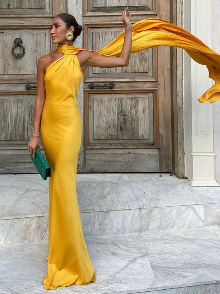 Querida | Elegant Damklänning – Satin För Tidlös Stil och Festliga Tillfällen 4