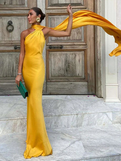 Querida | Elegant Damklänning – Satin För Tidlös Stil och Festliga Tillfällen 4