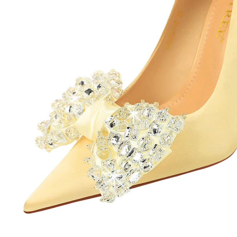 Ginny | Glamorösa Stiletter – Bågknut Och Strass För Eleganta Tillfällen 4