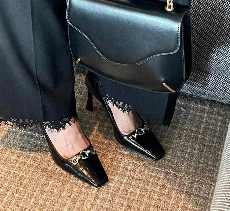 Eloise | Eleganta Metallspännskor Stiletthäl För Komfort Och Stil 2