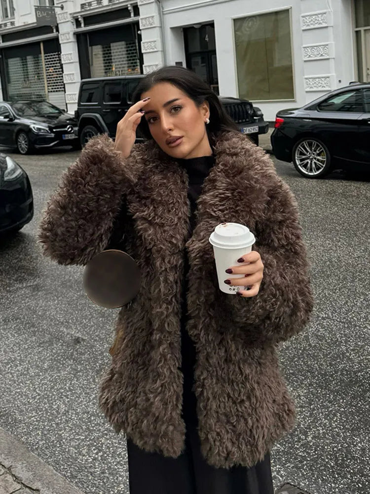 Charlotte | Trendig Teddypäls Kappa – Vinterkomfort och Stil 1