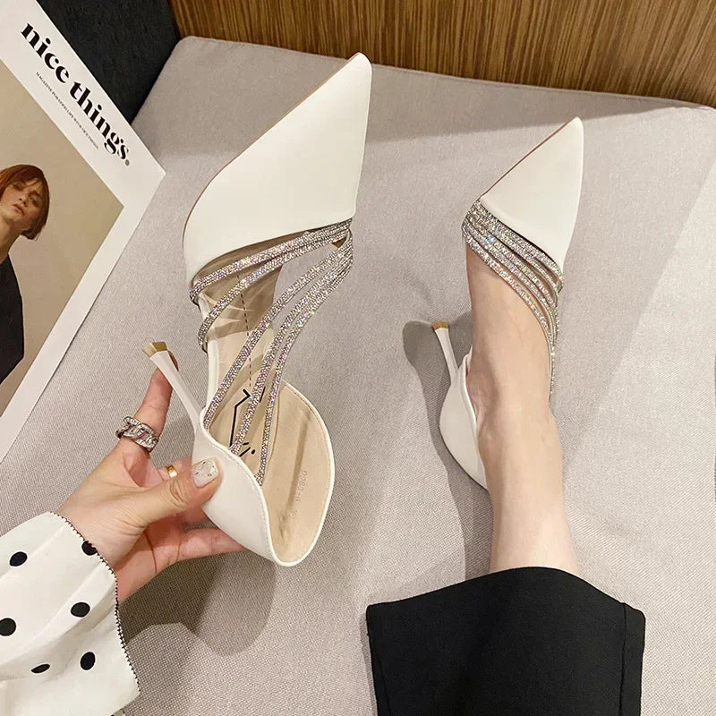 Perdita | Eleganta Svarta Höga Klackar – Kristaller för Glamour 8