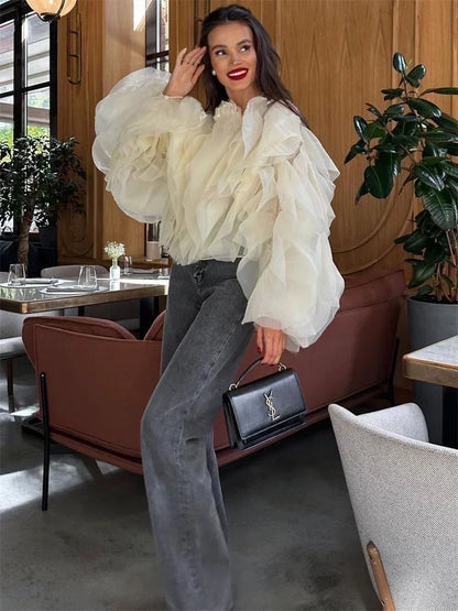 Sofia | Elegant Rufflad Blus – Lapptäckningsdetaljer För Alla Tillfällen 3