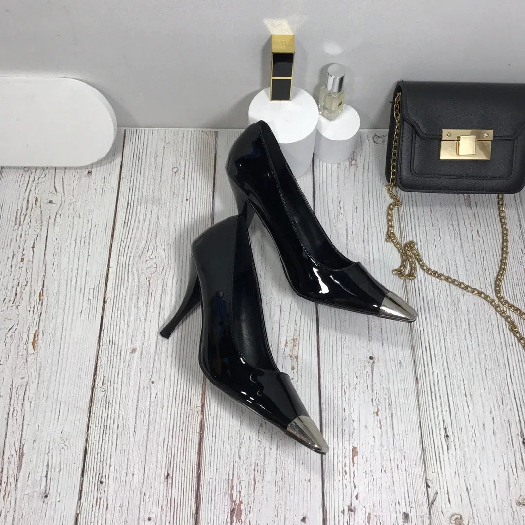 Elodie | Eleganta Högklackade Skor – Patentläder med Metallfyrkantig Tå 7