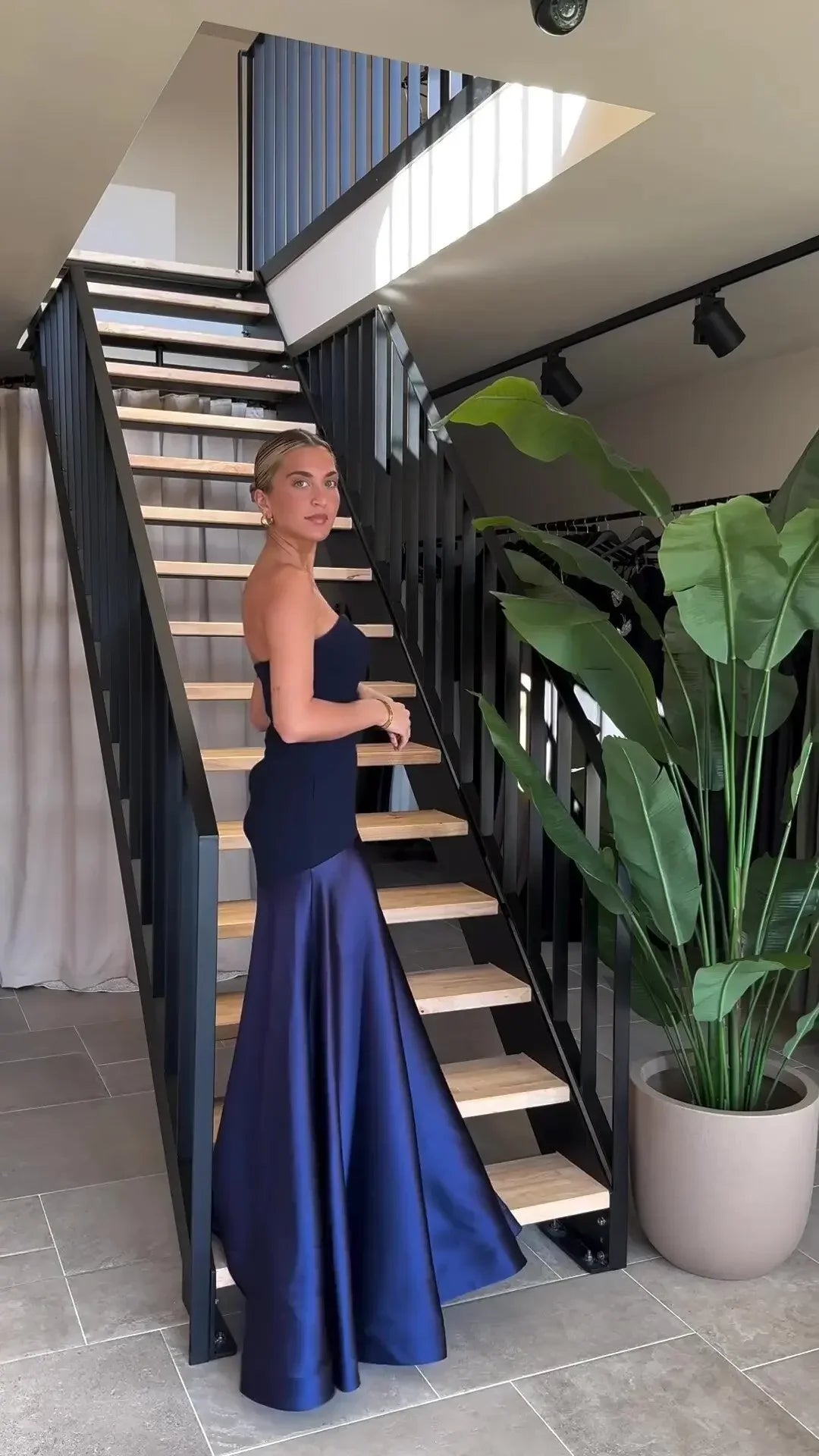 Nadine | Chic Stropplös Maxiklänning Dam – Lapptäckdesign För Eleganta Tillfällen 5
