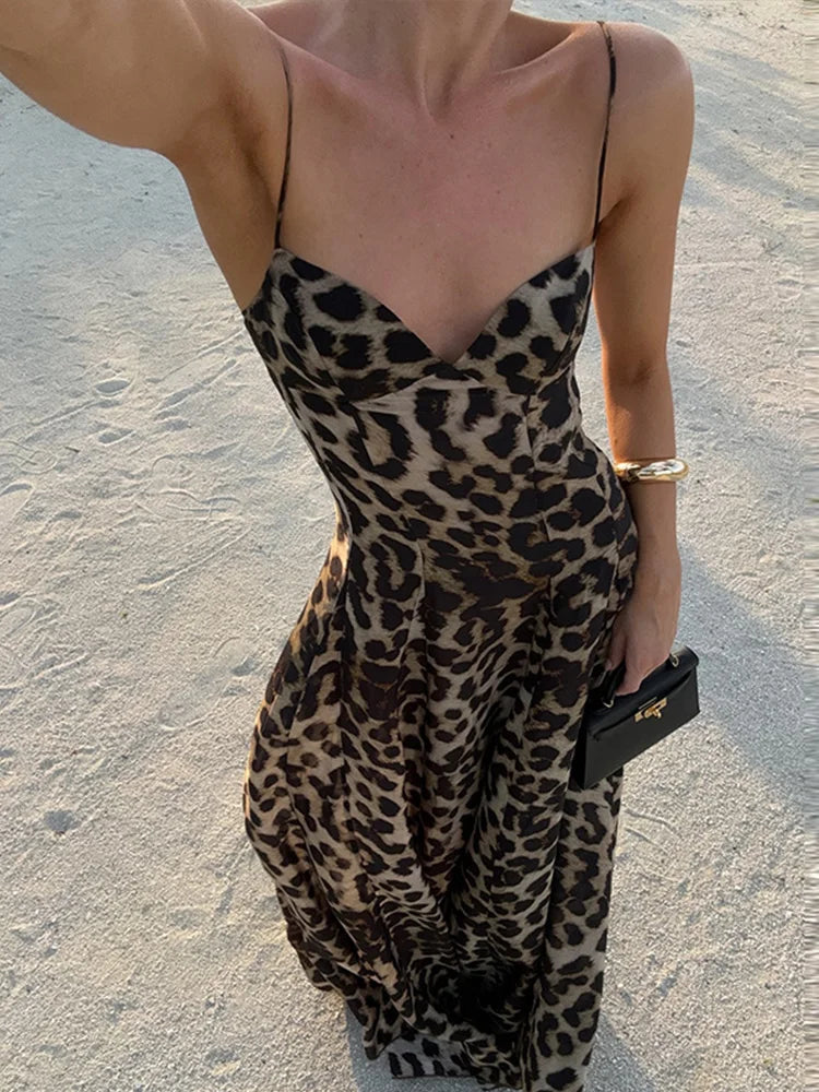 Pristina | Elegant Leopardmönstrad Långklänning Dam – För Fest och Tillfällen 3