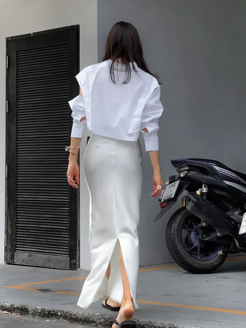 Sekai | Elegant Trumpetkjol – Satin med Vit och Svart Kontrast 5