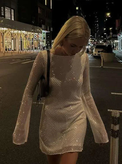 Naeva | Fest Miniklänning – Glittrig Rygglös Design Med Paljetter 2