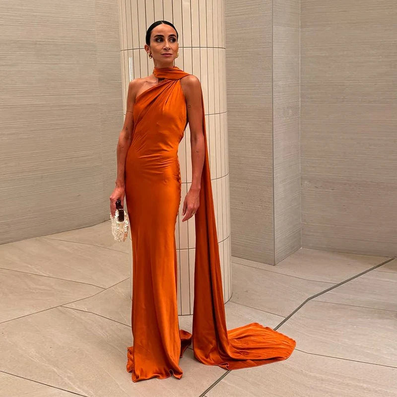 Querida | Elegant Damklänning – Satin För Tidlös Stil och Festliga Tillfällen 9