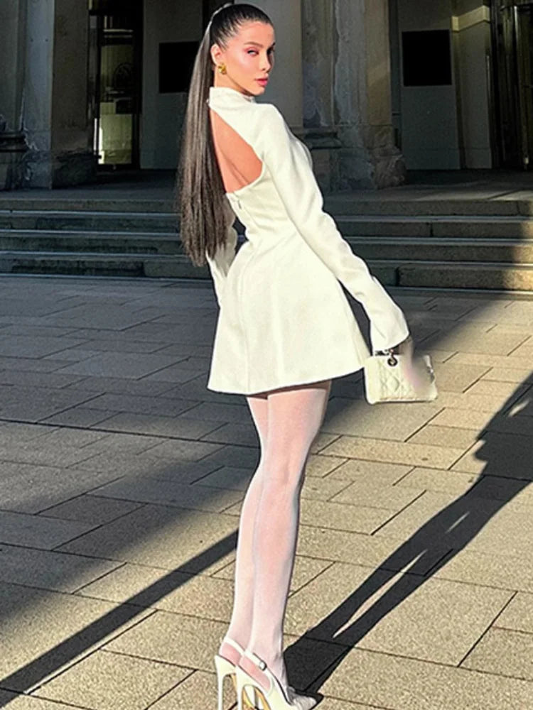 Selena | Elegant Svart Miniklänning – Hög Hals För Speciella Tillfällen 7