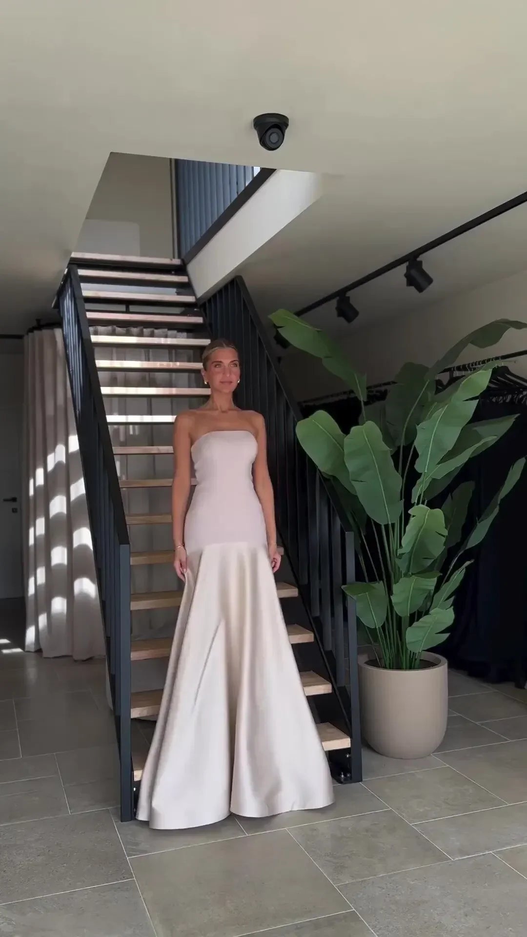Nadine | Chic Stropplös Maxiklänning Dam – Lapptäckdesign För Eleganta Tillfällen 7