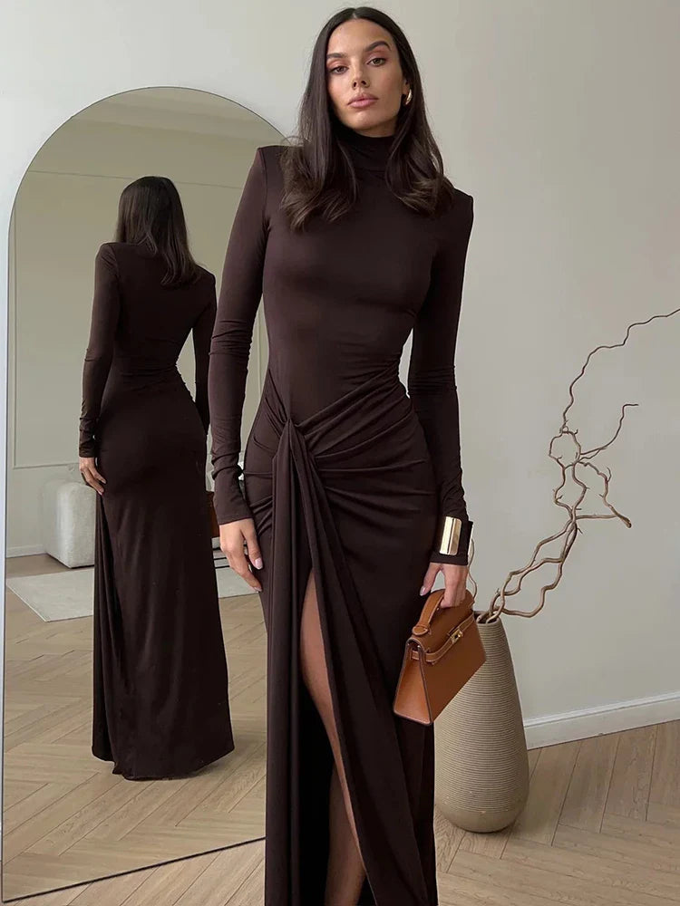 Amer | Elegant Turtleneck Klänning – Dramatisk Splittring 1