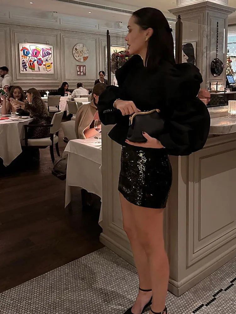 Sarah | Elegant Vit Satinblus Med Puffade Ärmar – Dam 3