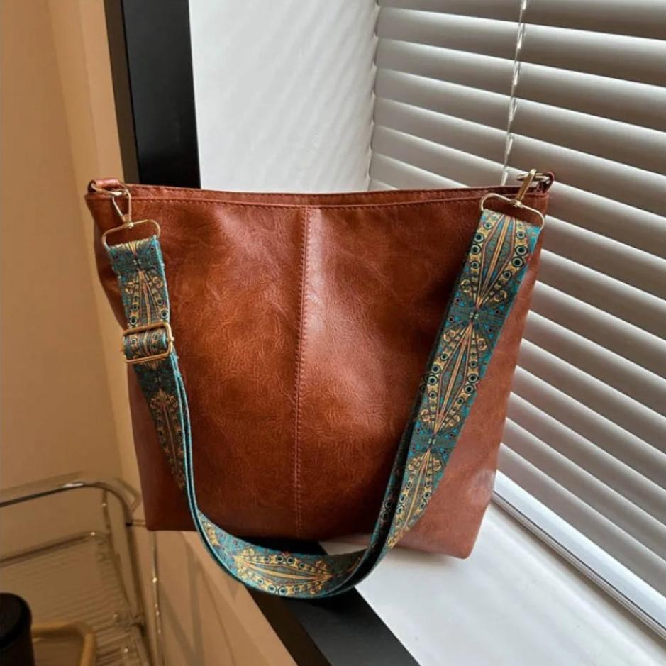 Lotte | Dam Retro Axelväska – Tidlös Elegans och Rymlig Funktionalitet 1