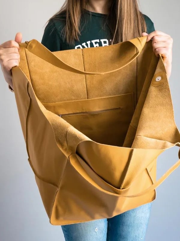 Cornelia | Rymlig Tote Väska – Vegan Läder För Eleganta Kvinnor 12