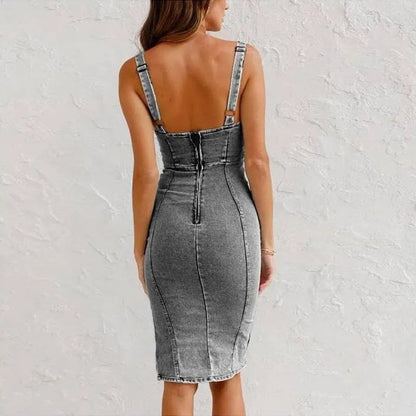Mona | Feminin sommarklänning i denim
